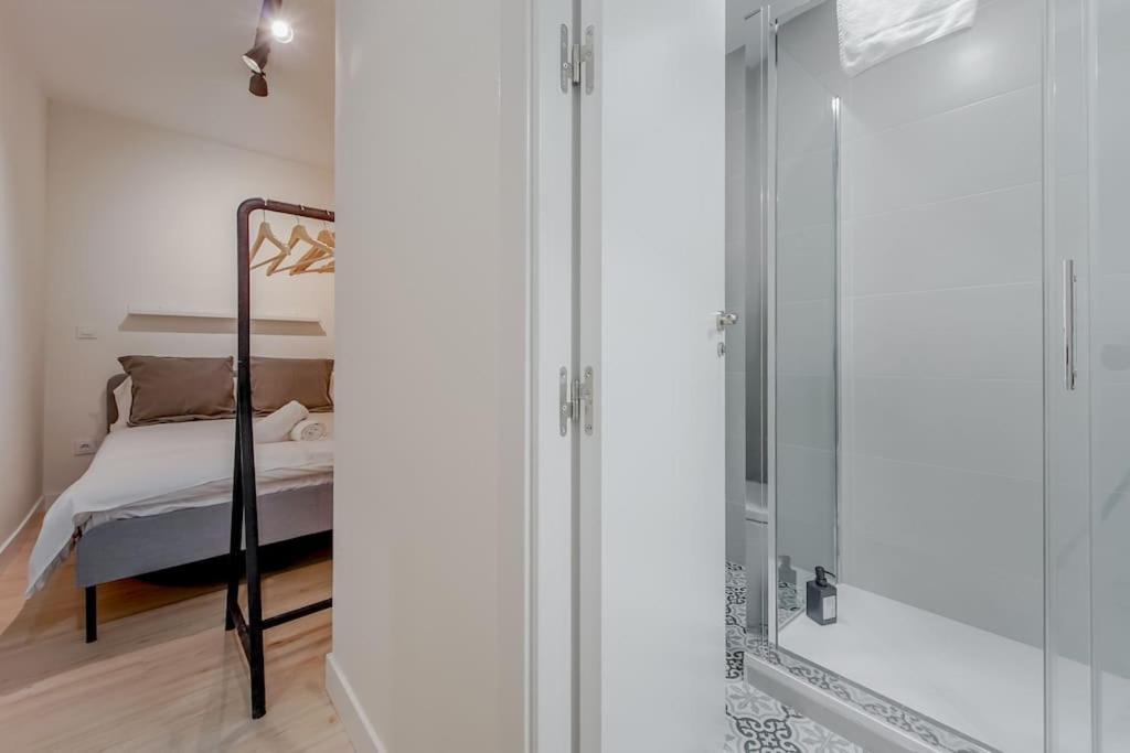 Modern Apt Para 6Px En La Plaza De Tirso De Molina Мадрид Экстерьер фото